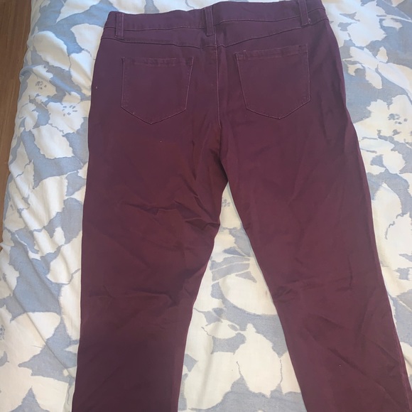 Women’s Mid Rise Jeans - Picture 2 of 4